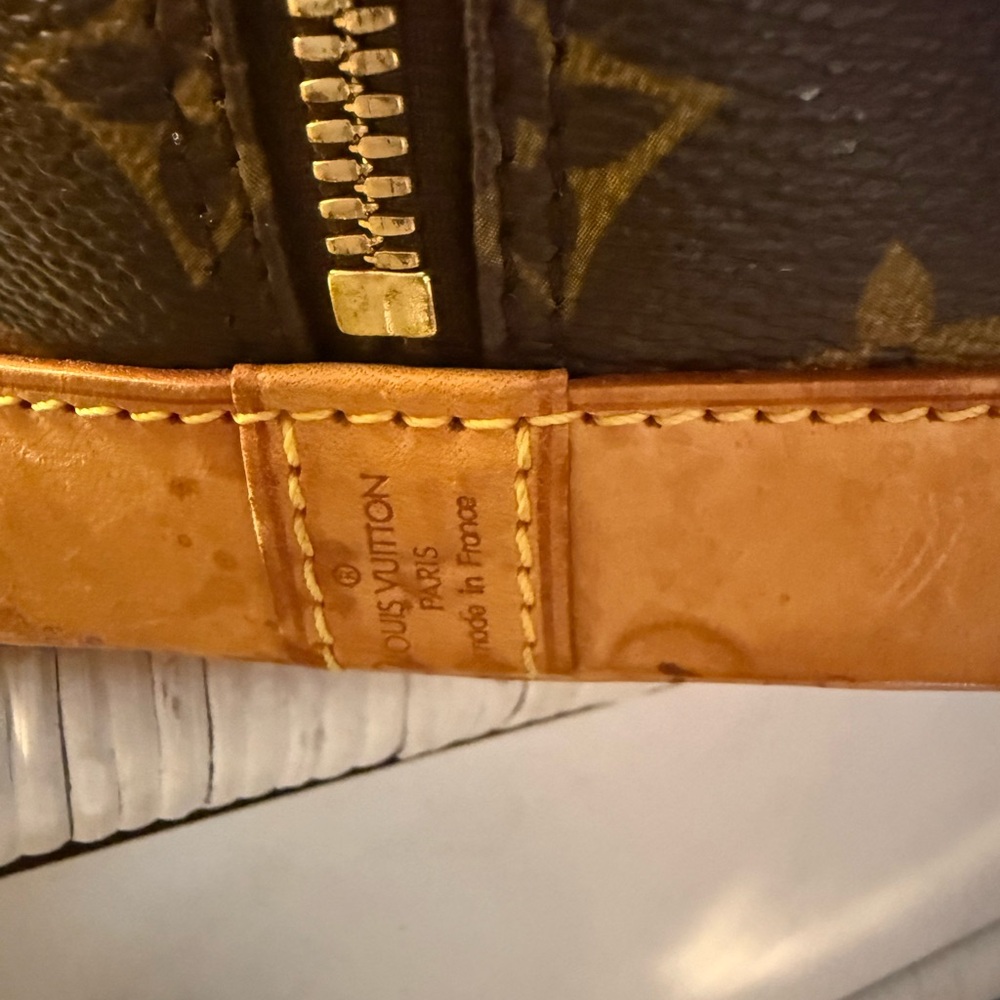 Authentic Louis Vuitton Brown Satchel with Iconic Monogram. - Picture 2 of 16